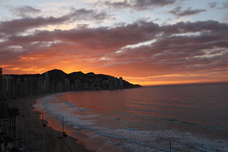 Alameda Apartments Benidorm Luaran gambar